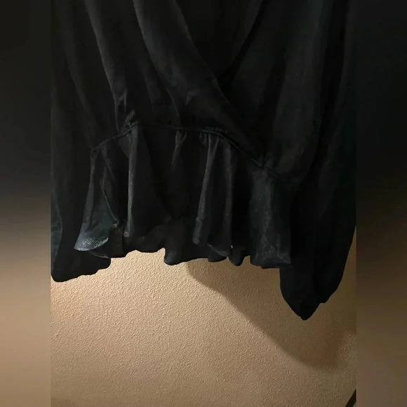 NWOT Caramela Limelush satin dark teal surplice blouse L - Picture 3 of 6